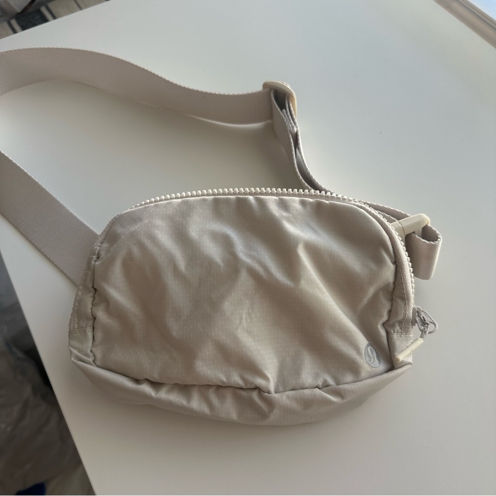 Lululemon belt bag